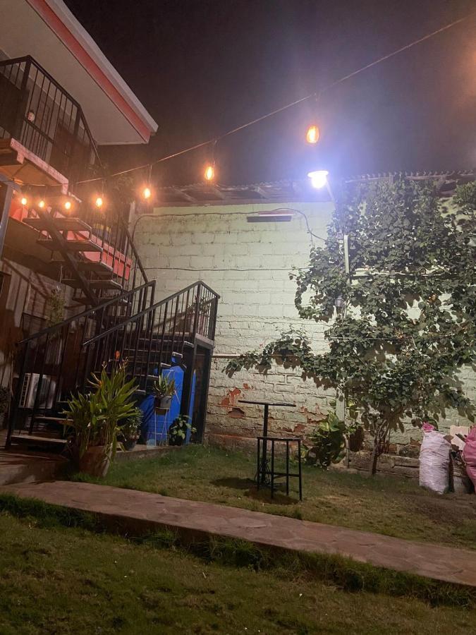 Hostal El Jardin León Exteriör bild