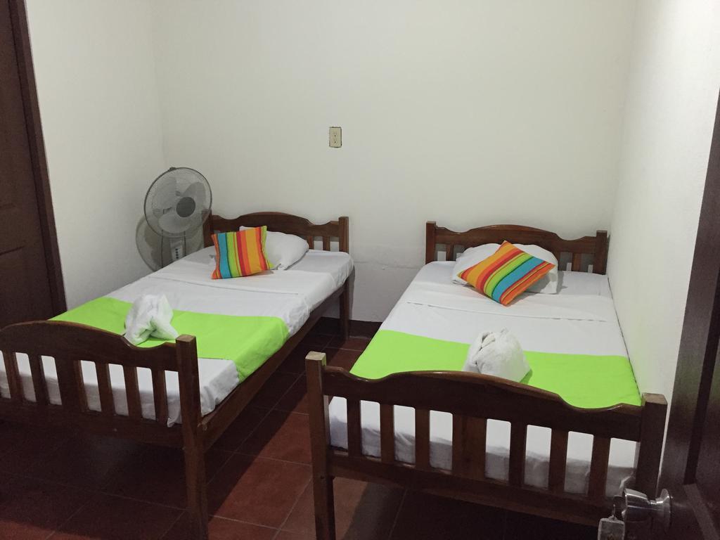 Hostal El Jardin León Exteriör bild