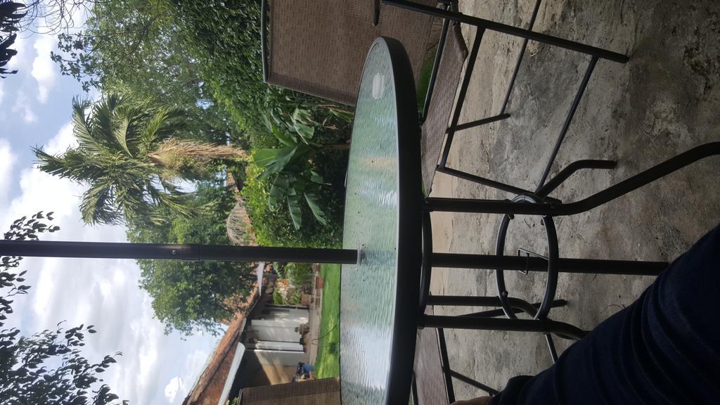 Hostal El Jardin León Exteriör bild
