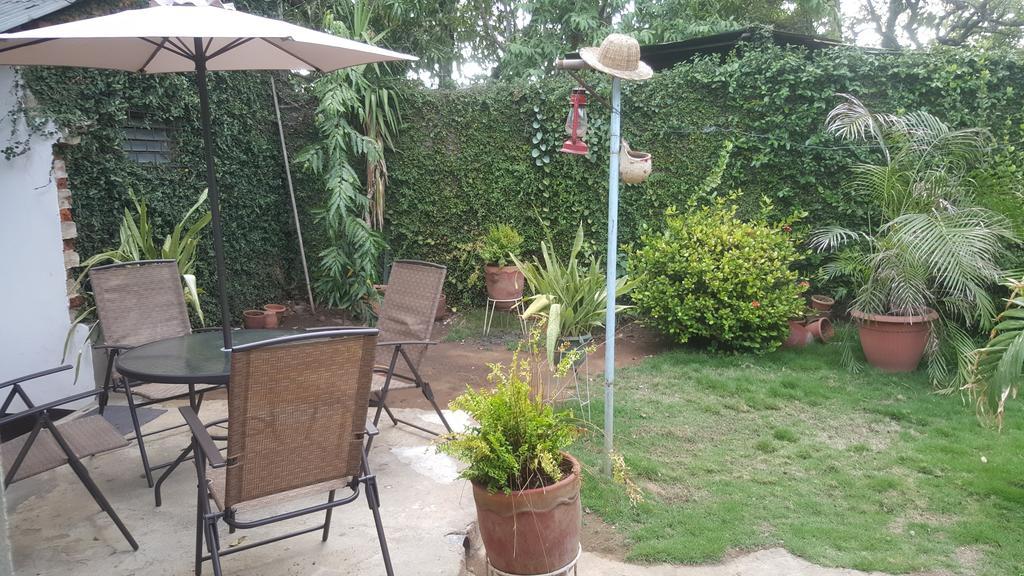 Hostal El Jardin León Exteriör bild