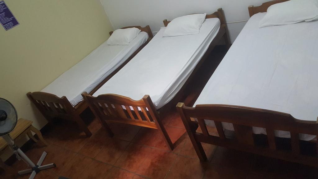 Hostal El Jardin León Exteriör bild