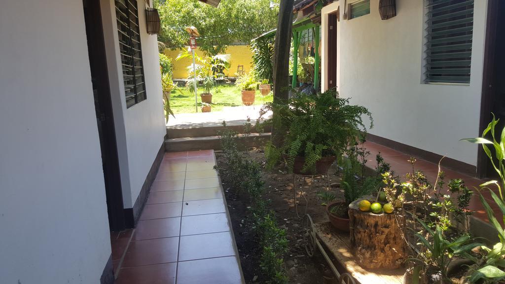 Hostal El Jardin León Exteriör bild