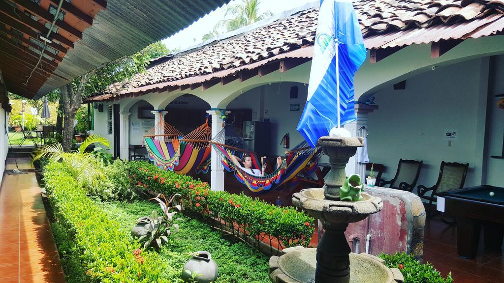 Hostal El Jardin León Exteriör bild