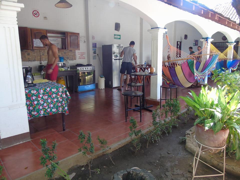 Hostal El Jardin León Exteriör bild