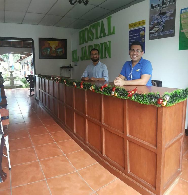 Hostal El Jardin León Exteriör bild