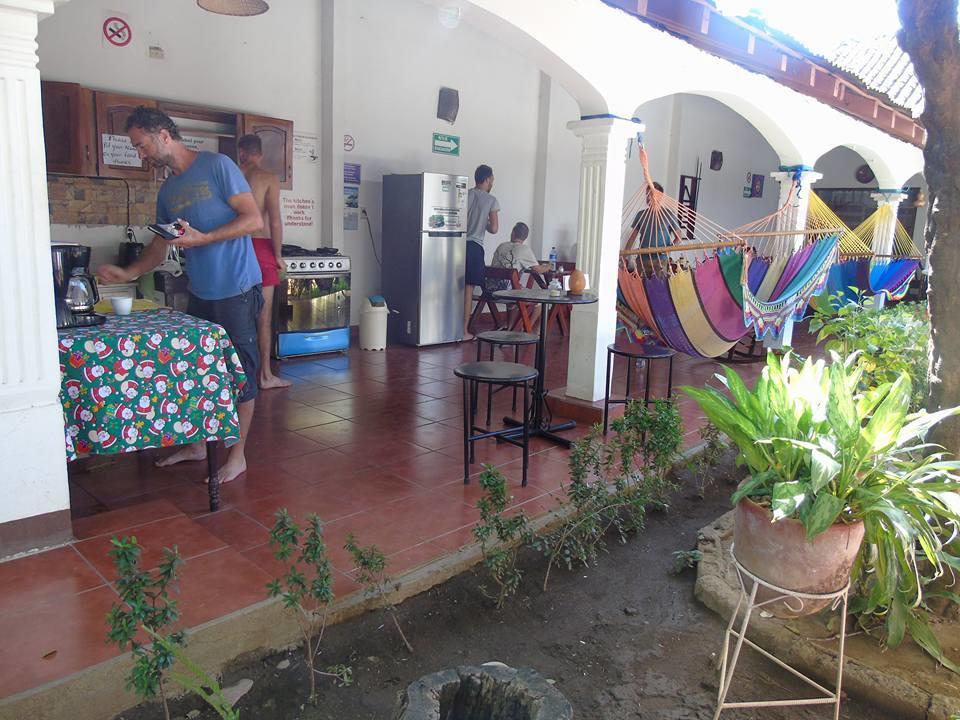 Hostal El Jardin León Exteriör bild